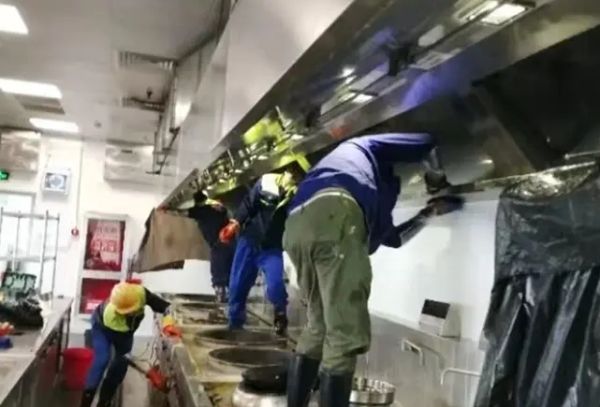 大型油烟机清洗，油烟净化器清洗，大型油烟管道清洗、油烟机清洗