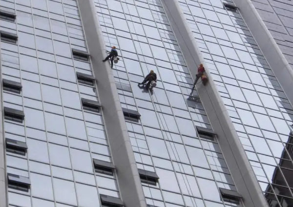 外墙清洁，商场保洁，旧楼开荒等服务