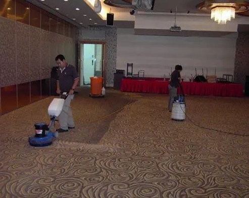 清扫、护理 单位保洁。酒店、商场等公共场所的日常保洁、