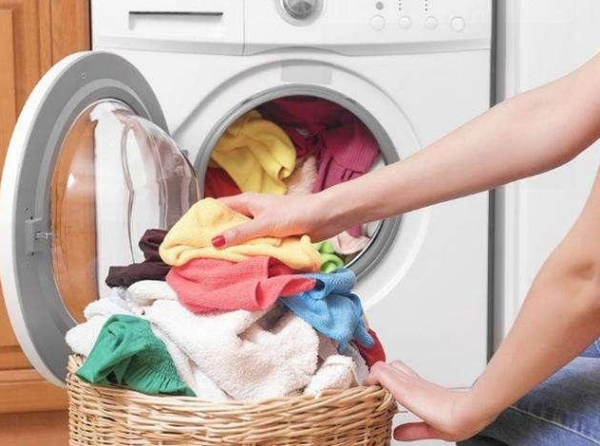 自动化清洗鞋子清洗 全城免费取送 各类工服工装 精细清洁'