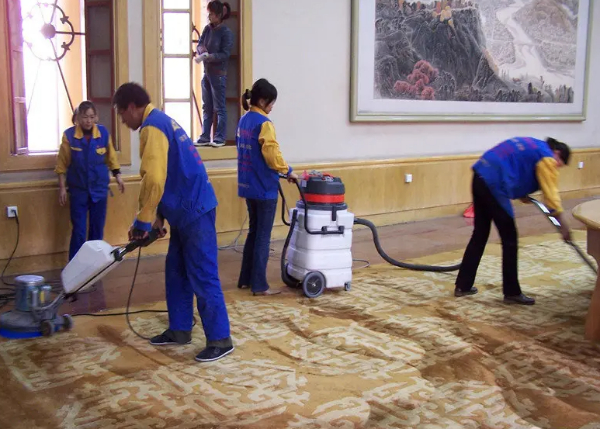 新'居开荒.保洁。钟点清洁。擦玻璃 。同城跑腿服务