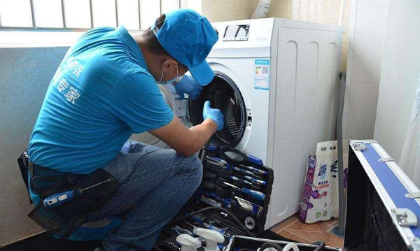 冰箱洗衣机清洁 油烟机去污 维修翻'新  空调内机清洗等服务