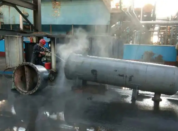 商场保'洁 。地毯清洁 锅炉清洗。设备清洗 楼宇开荒。精细清