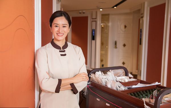 商城保洁。清扫、护'理 酒店、商场等公共场所的日常 保洁、精